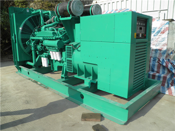 马尔康发电车出租-柴油发电机散热器怎样散热