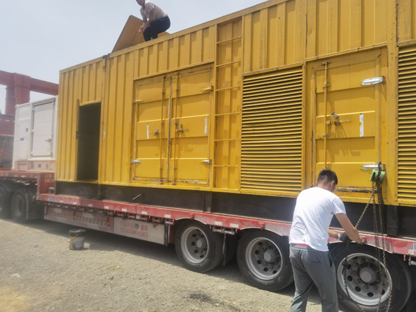 马尔康除了负载情况和发动机维护，还有哪些因素会影响 200kw 柴油发电机的油耗？