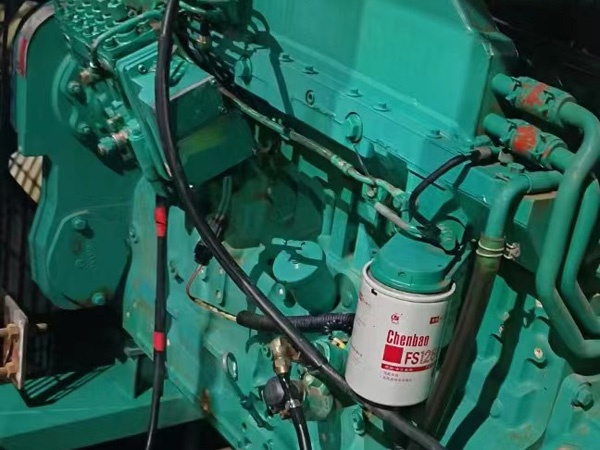 马尔康如何确定新的发电机组控制系统是否与原系统兼容？